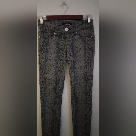 Guess 27x29 Snake Reptile Pattern Gray Cotton Skinny Pants - Picture 11 of 11